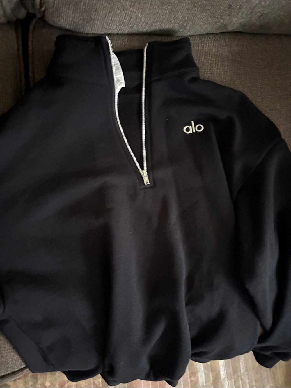 ALO Yoga Men’s Black Half-Zip Pullover with White Trim